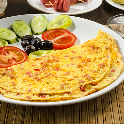 Omelet with kaşar cheese