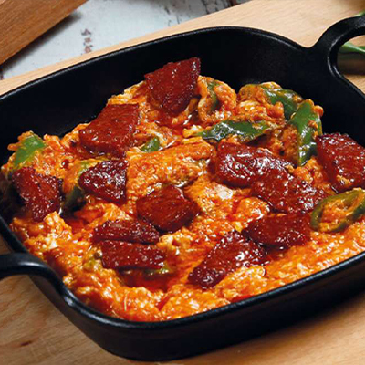Menemen with sucuk